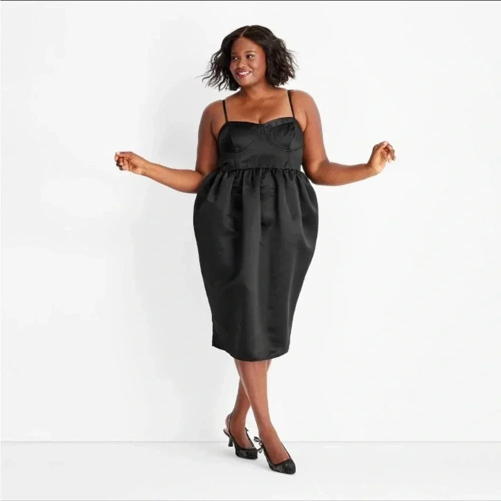 NWT‎ Women's Holiday Sweetheart Bubble
Satin Midi Dress - Future Collective